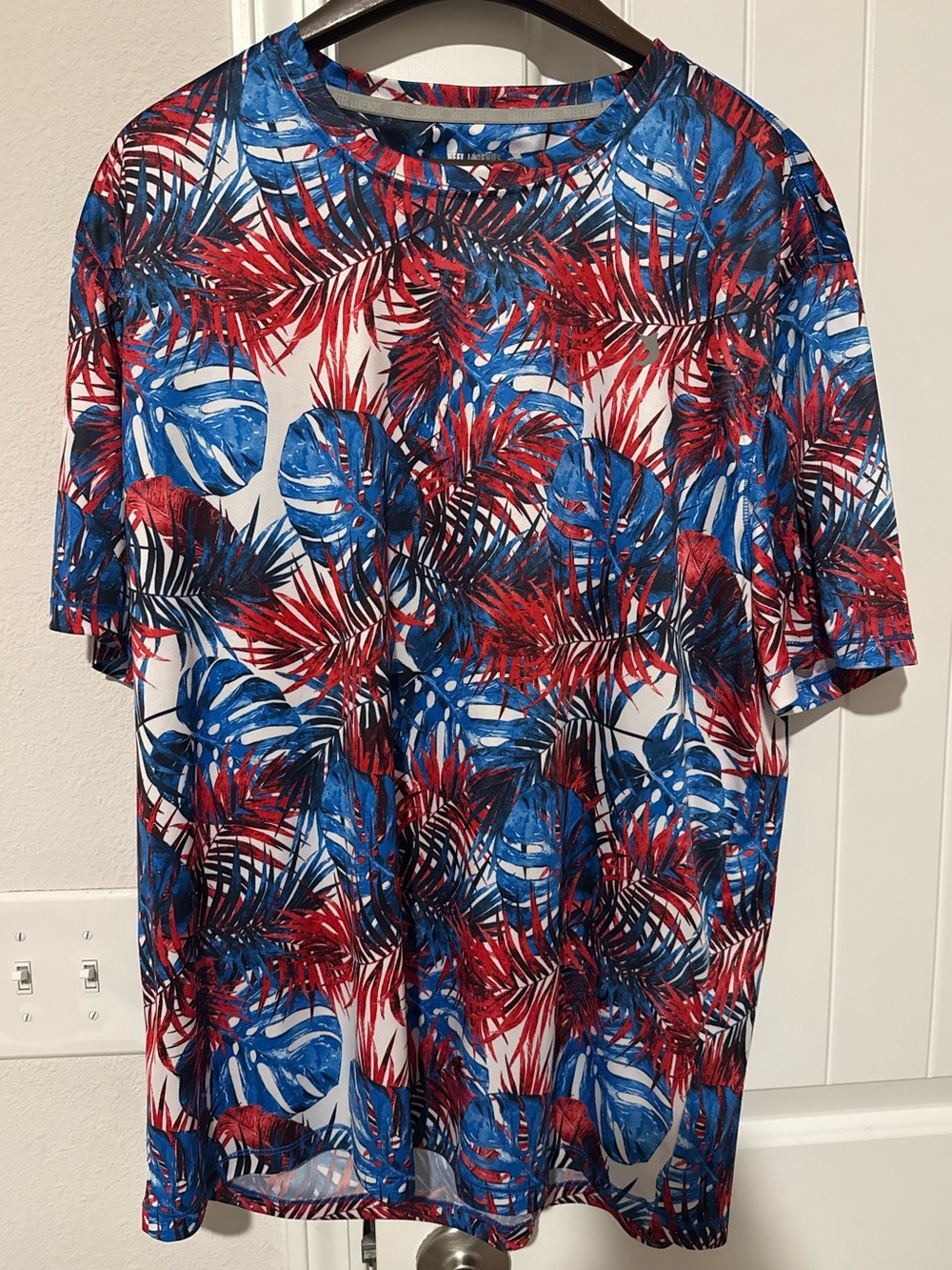 Reel Legends NWOT Tropical Leaf Shirt L Hawaiian Fishing Performance Material